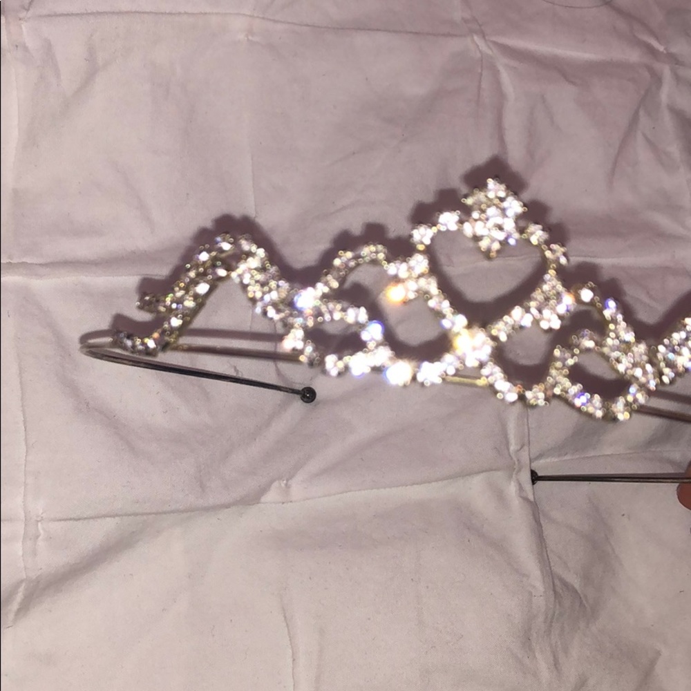 Tiara - Picture 3 of 6